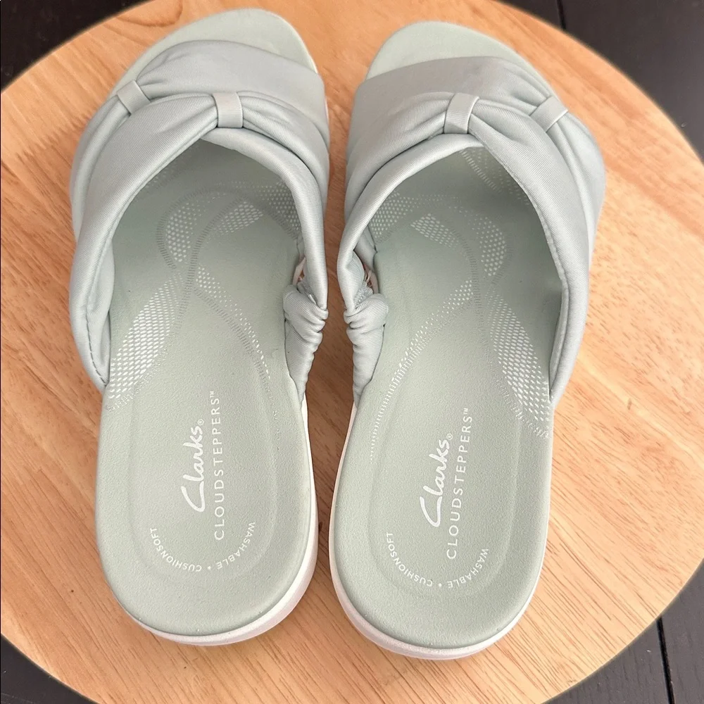 Clarks Cloudsteppers Washable Thong Sandals - BreezeRae Ava 8.5wide sage